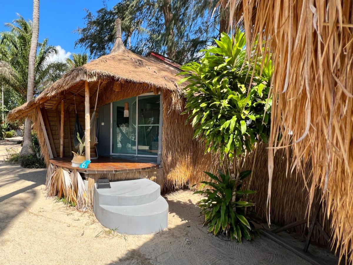 Sea Love Beach Bar & Bungalows Baan Tai Exterior photo