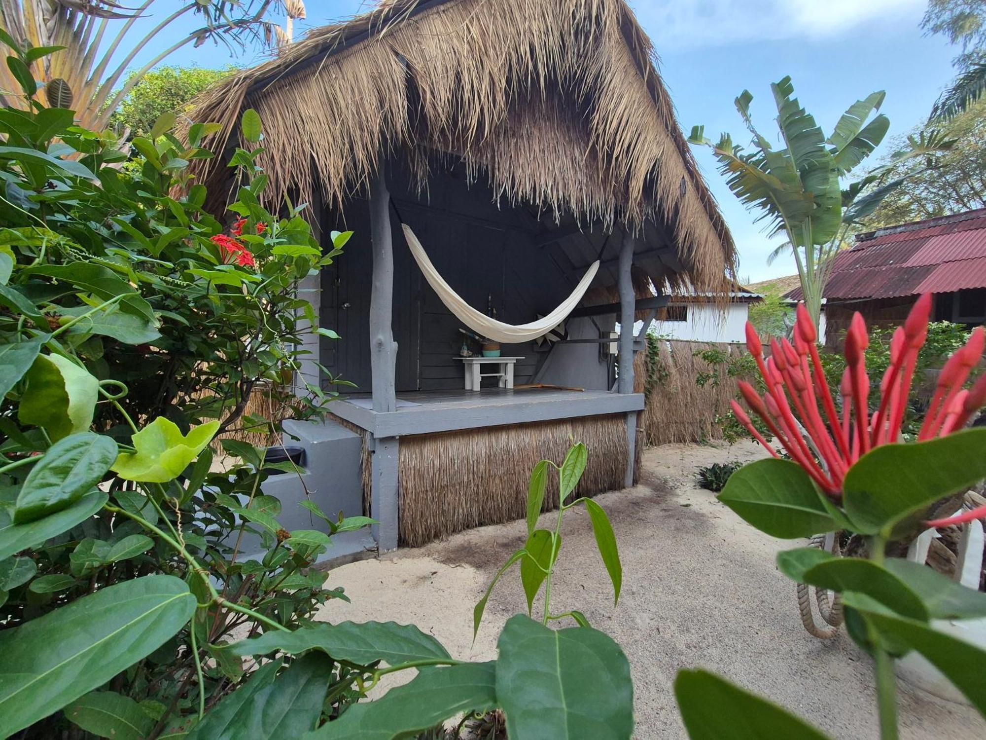 Sea Love Beach Bar & Bungalows Baan Tai Exterior photo